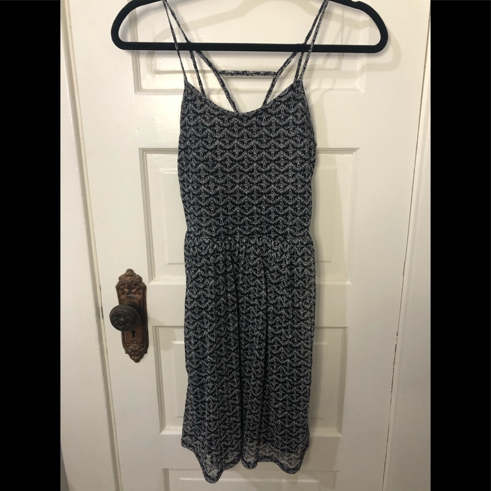 Super cute dress!